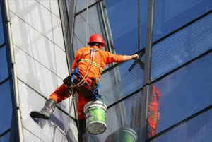 洛阳蜘蛛人幕墙清洗