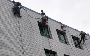 洛阳蜘蛛人外墙清洗